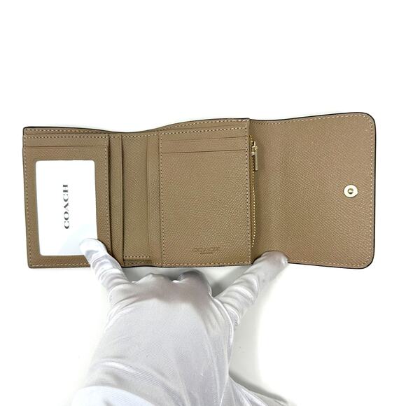 Coach Small Trifold Wallet in Colorblock Chalk Multi Leather CF357 - Picture 4 of 7